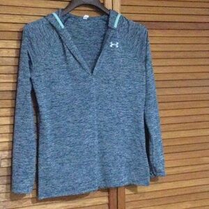 Under Armour Women's Blue Long Sleeve Top